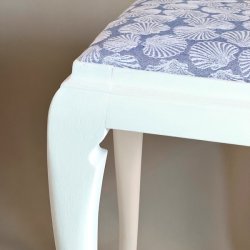 Skammel med muslingestof - SOLGT