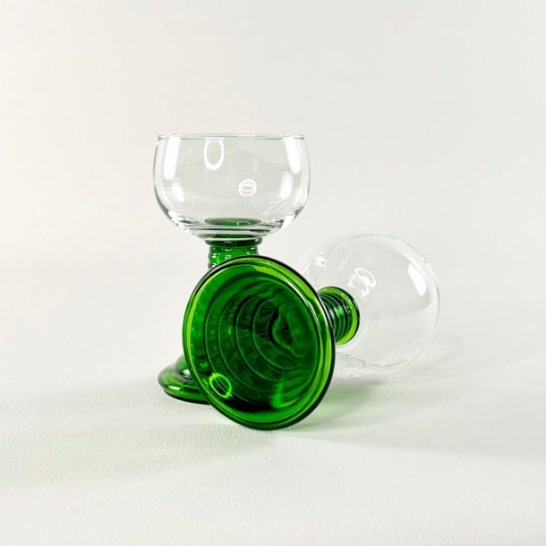 R�merglas - hvidvin, klar gr�n lukket fod 