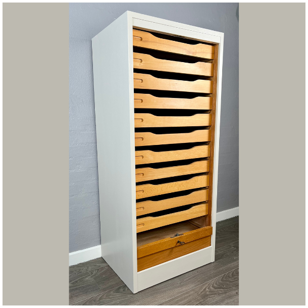 Arkivskab med jalousilge - SOLGT 