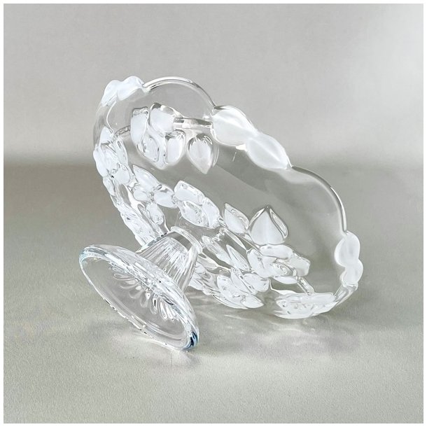 Glasopsats med frostede roser