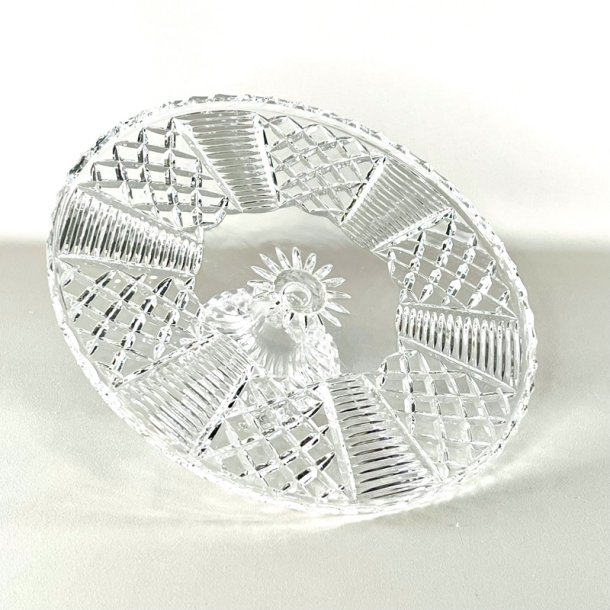 Lagkagefad - p� fod, diamantsk�ringer 