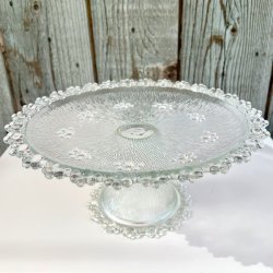 Glasopsats - vintage fransk kagefad m/perlekant