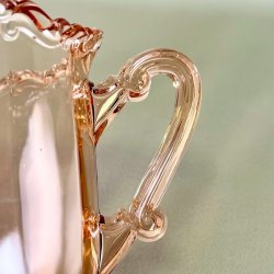 Glaskande - lyserd med blondekant