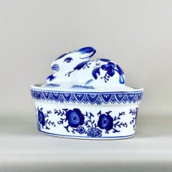 Terrin med hare p toppen