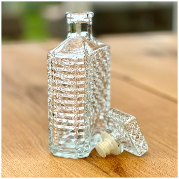 Karaffel - vintage, firkantet og flad 