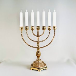 Kirkestage (Menorah) - 7-armet lysestage i malm