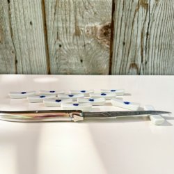 Servietring, knivsttte og bordkortholder m/bl blomst (6 st/pakke)