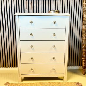 Gl. kommode - sandfarvet, 5 skuffer 