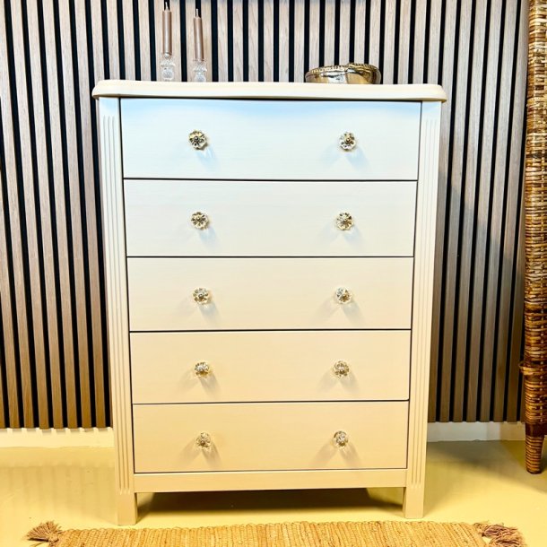 Gl. kommode - sandfarvet, 5 skuffer 