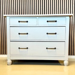 Kommode med marmortop