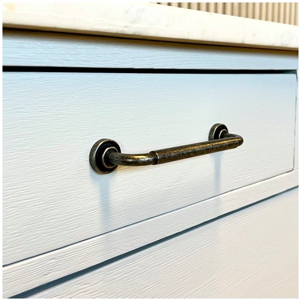 Kommode med marmortop