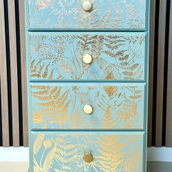 Kommode - smal m/5 skuffer, st�vet g�rn m/guld