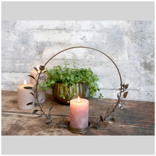 Krans med lysholder til ophng