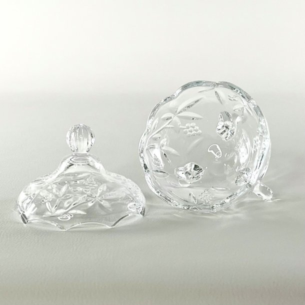 Bonbonniere - rund m/blomster og blade p lg