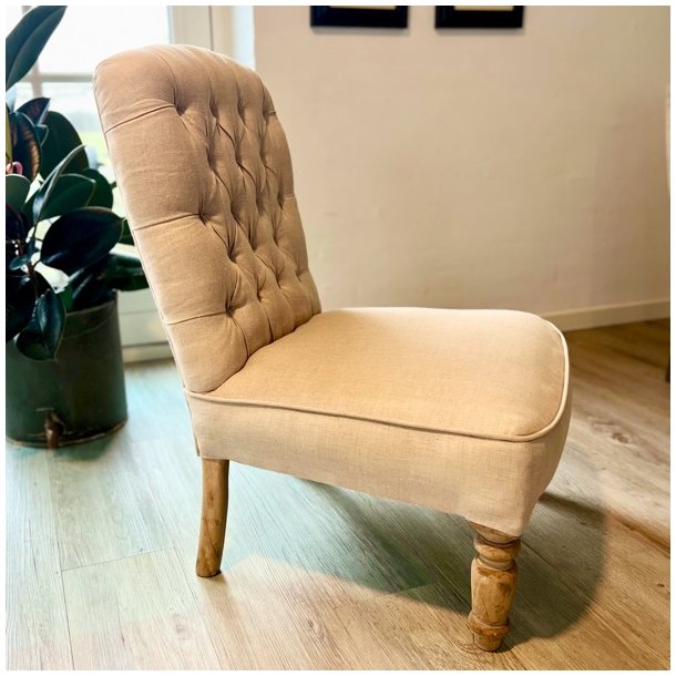 Lav lnestol i hr med fransk skrift