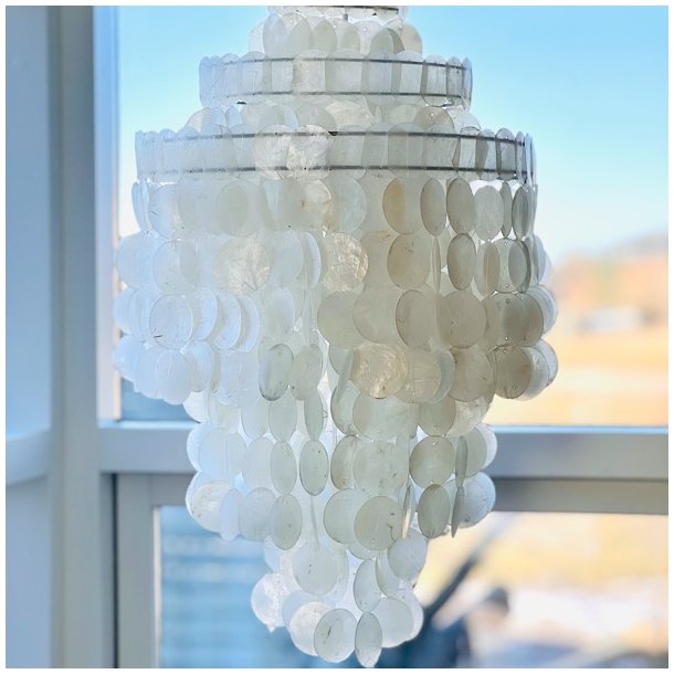 Pendel - stor lampe med skaller