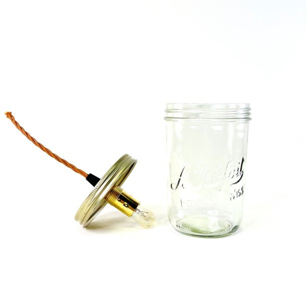 Unika lampe af syltet�jsglas 