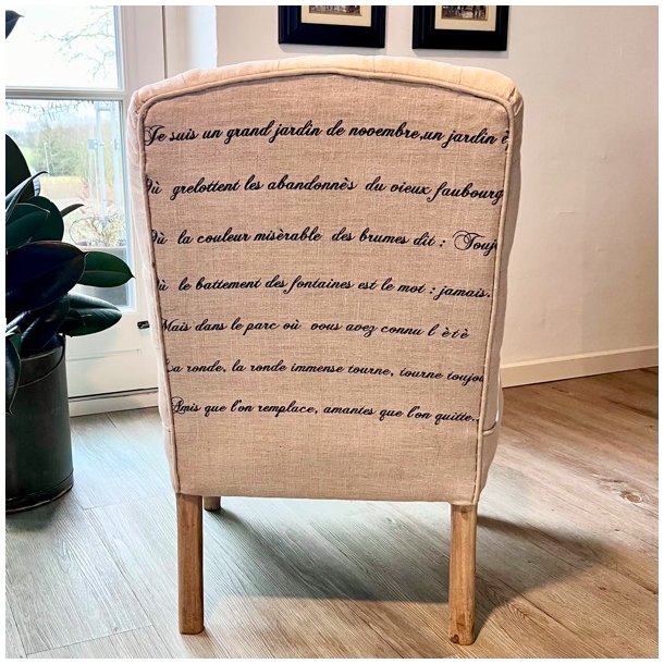 Lav lnestol i hr med fransk skrift