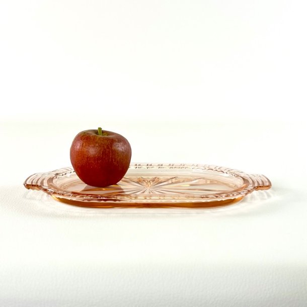 Lille aflangt fad - stjerne, lyser�dt glas