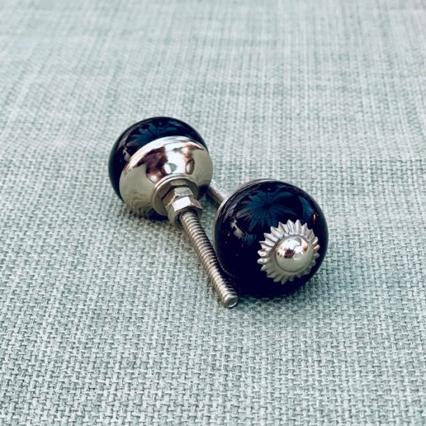 Mbelknop - lille rund porceln, sort eller hvid 