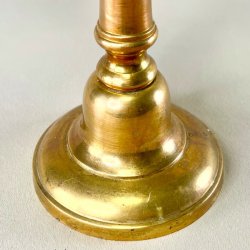 Lysestage - femarmet i patineret messing