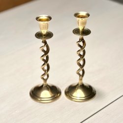 Lysestager (par/samlet) i snoet messing