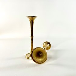Messing lysestagepar - trompetformet med formet fod, H20 cm