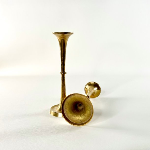 Messing lysestagepar - trompetformet med formet fod, H20 cm
