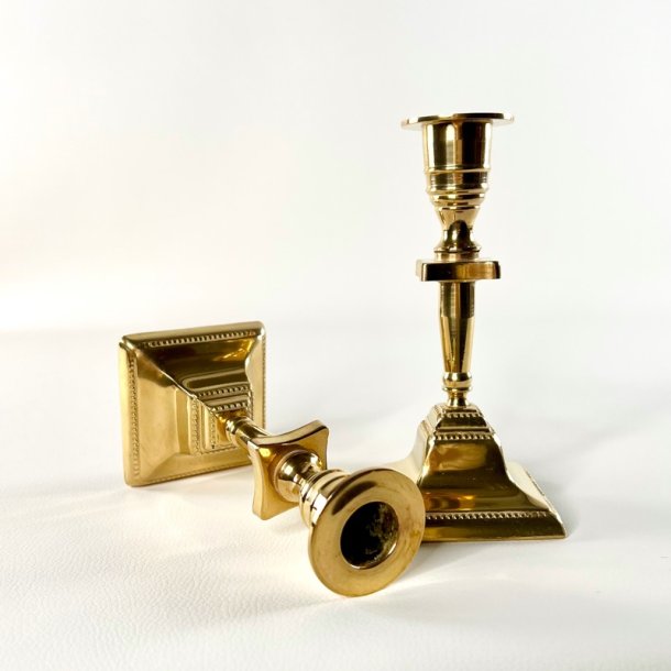 Messing lysestagepar - firkantet fod, H16 cm