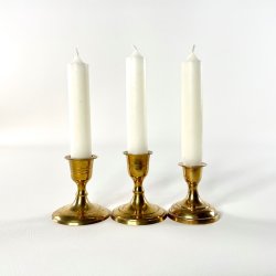 Trio af sm� messing lysestager