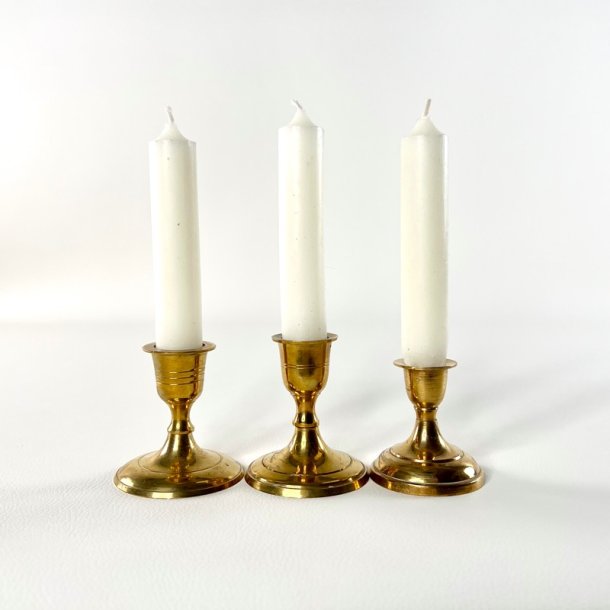 Trio af sm� messing lysestager