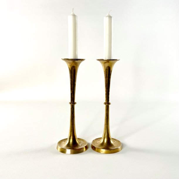 Messing lysestagepar - trompetformet med formet fod, H20 cm