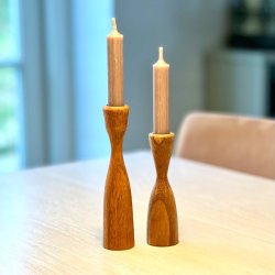 Lysestager (par) i teak tr 