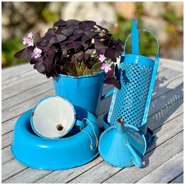 Madam Bl emalje tragt