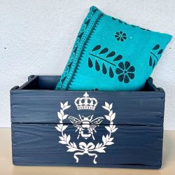 Gl. sodavandskasse - mrkebl m/bi og krone