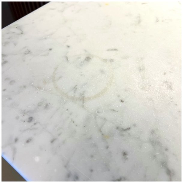 Kommode med marmortop