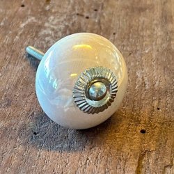 Mbelknop - porceln, sand m/perlemor 