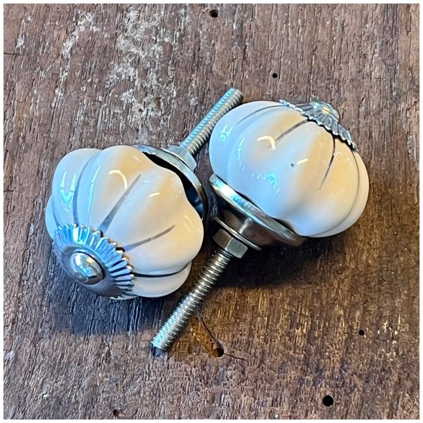 Mbelknop - porceln, rhvid m/slvstribe