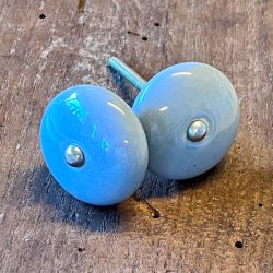 Mbelknop - gr porceln (genbrug)