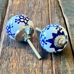 Mbelknop - porceln m/bl blomst og slv 