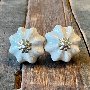 Mbelknop - porceln, taupe m/hvidt mnster