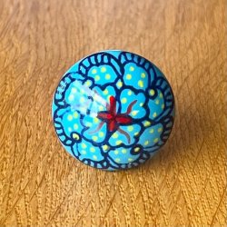 Mbelknop - hndmalet, blt mnster