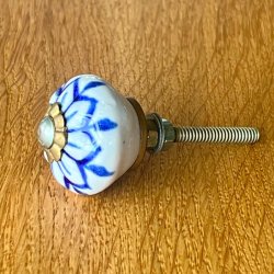 Mbelknop - porceln m/blt mnster og slv/guld 