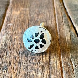 Mbelknop - hvidmalet jern, blomst 