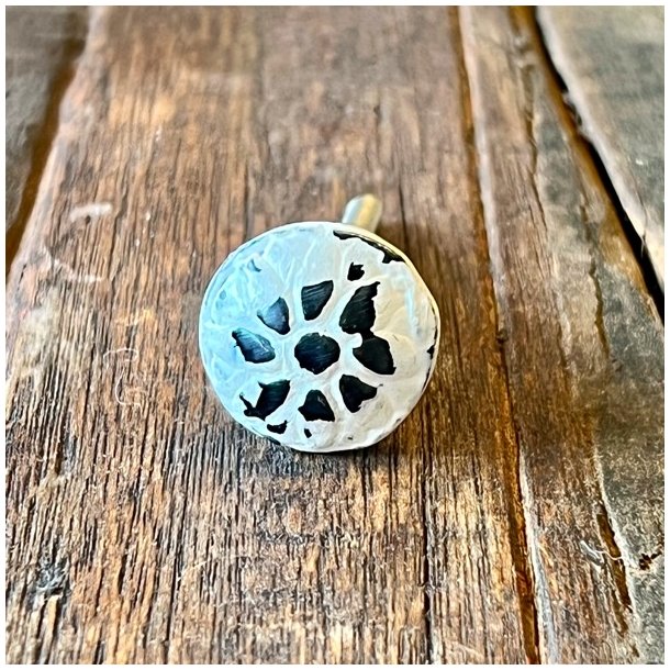 Mbelknop - hvidmalet jern, blomst 