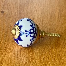 Mbelknop - porceln m/bl blomst og guld 