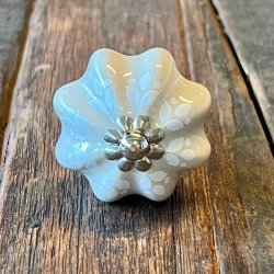 Mbelknop - porceln, taupe m/hvidt mnster