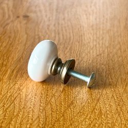 Mbelknop - lille porceln, hvid 