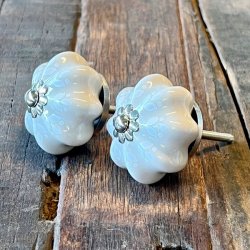 Mbelknop - porceln, taupe m/hvidt mnster