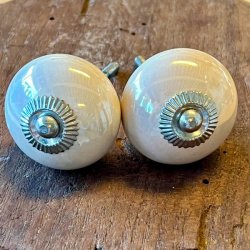 Mbelknop - porceln, sand m/perlemor 